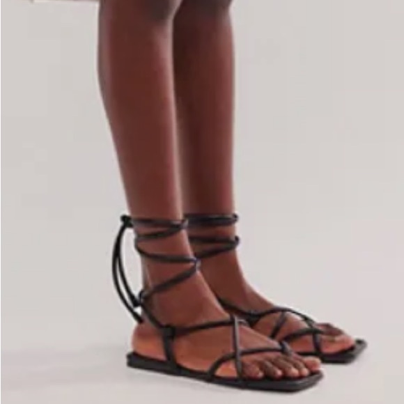 Free People Hermosa Black Vegan Leather Strappy Sandals Size 9.5 - Picture 4 of 11